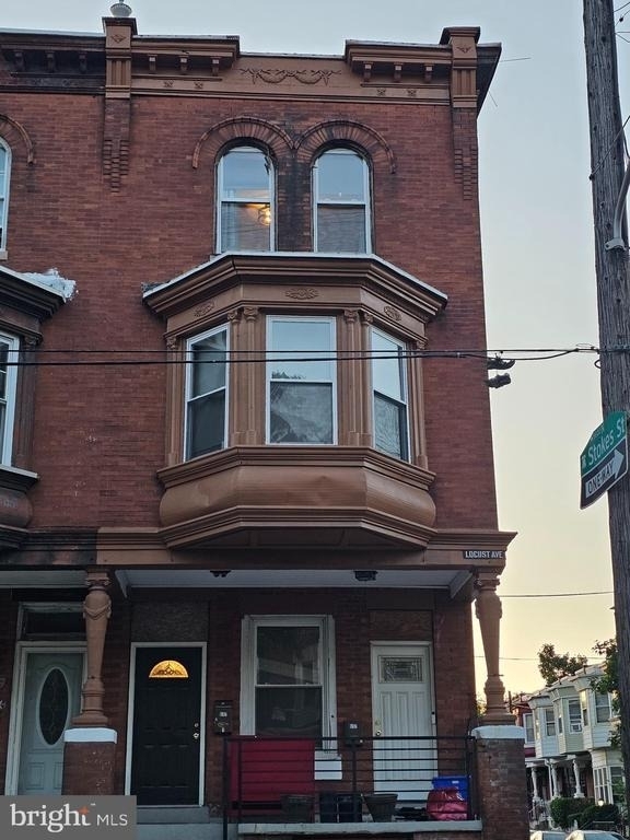 617 E Locust Avenue - Photo 0