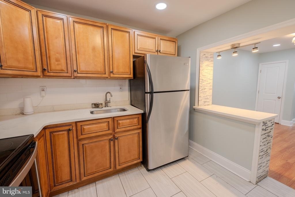 2059 E Ontario Street - Photo 6