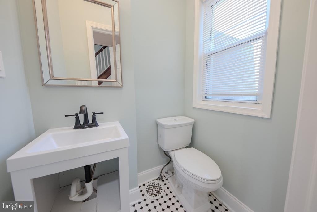 2059 E Ontario Street - Photo 11