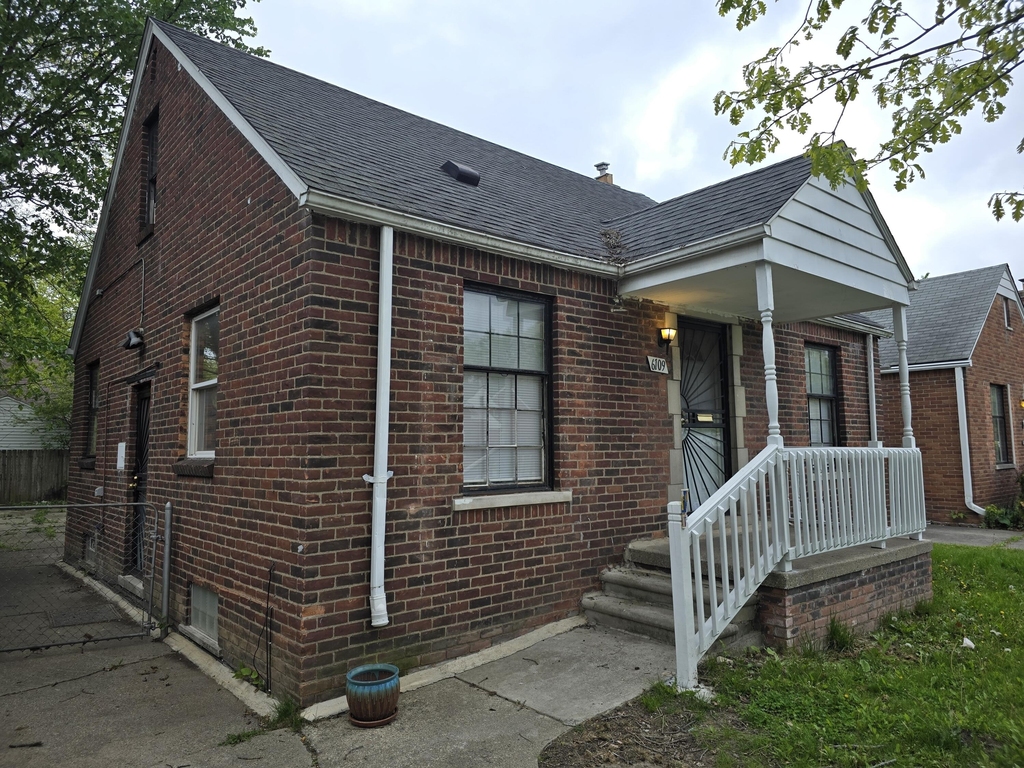 6109 Farmbrook Street - Photo 1