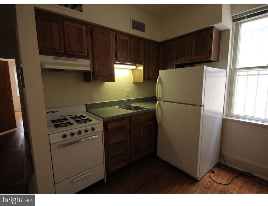 729 Spruce Street - Photo 4