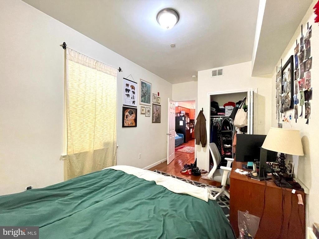 1131 Green Street - Photo 13