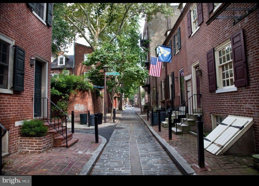 1221 Panama Street - Photo 0