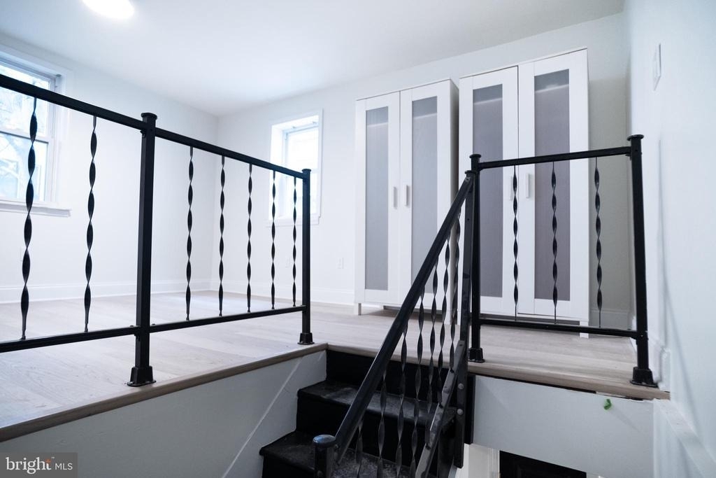 1221 Randolph Street - Photo 11