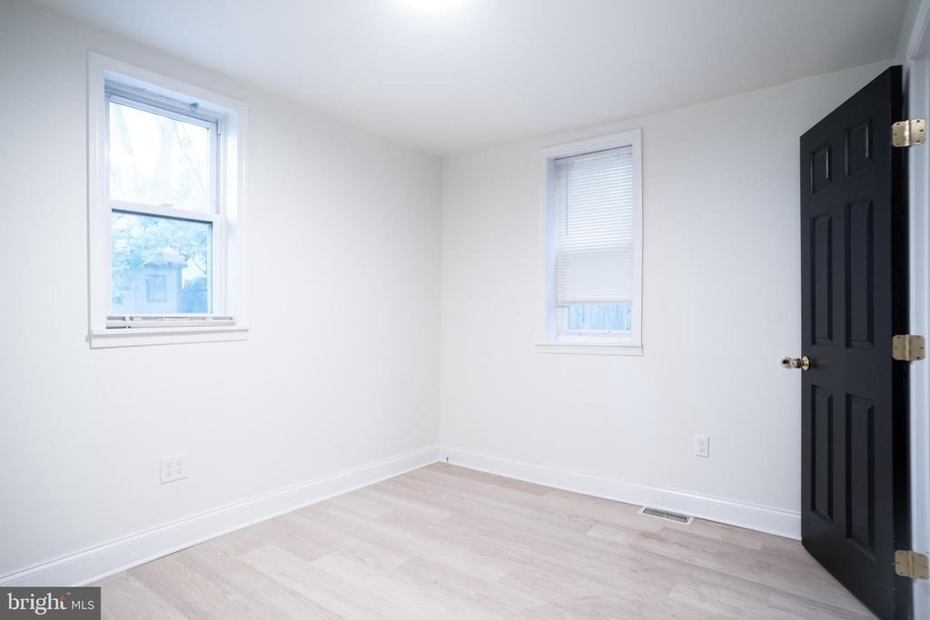 1221 Randolph Street - Photo 9