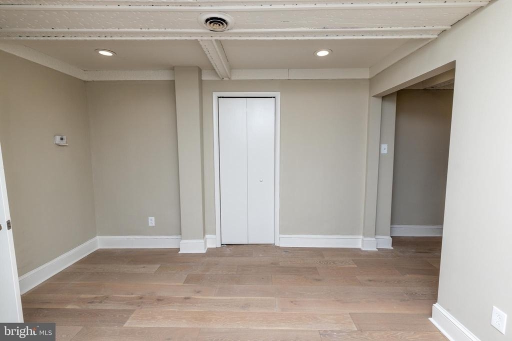901 Clinton Street - Photo 2