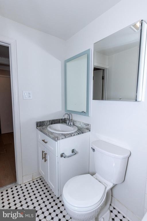 901 Clinton Street - Photo 12