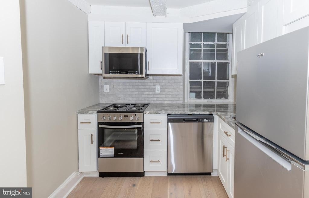 901 Clinton Street - Photo 8