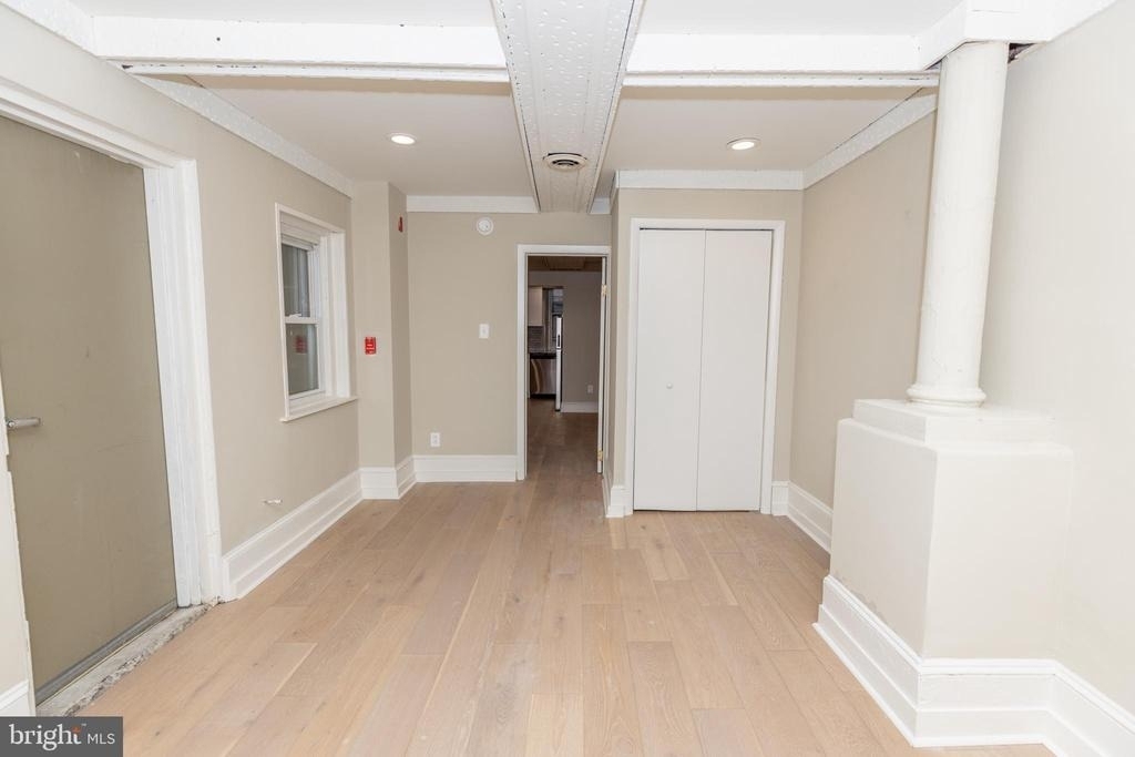 901 Clinton Street - Photo 15