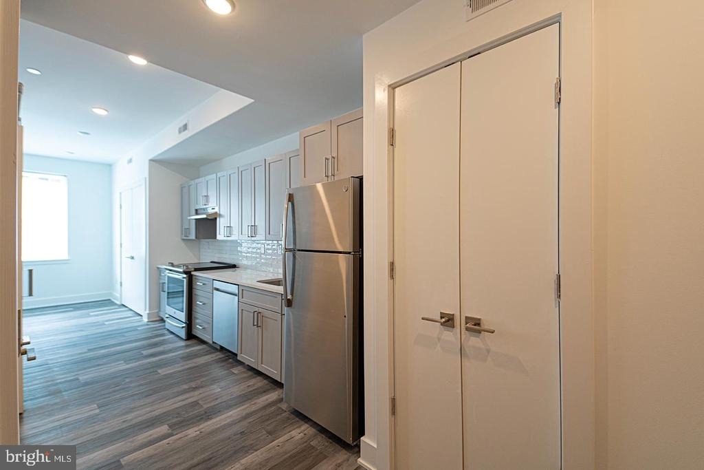 1245 Ridge Avenue - Photo 9