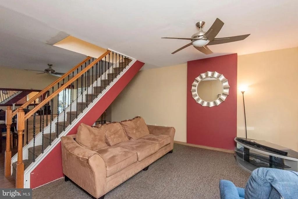 235 Hermitage Street - Photo 2