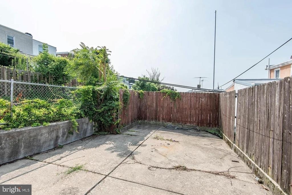235 Hermitage Street - Photo 11