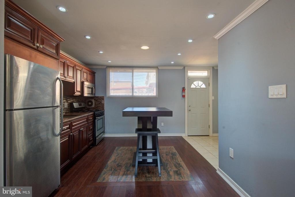 1119 W Master Street - Photo 4