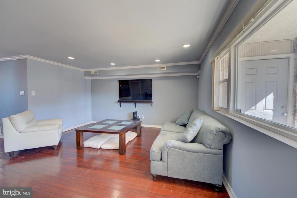 1119 W Master Street - Photo 2