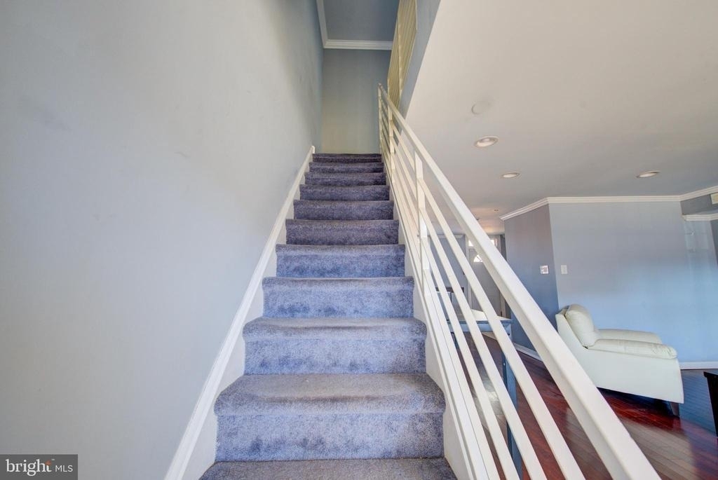 1119 W Master Street - Photo 9