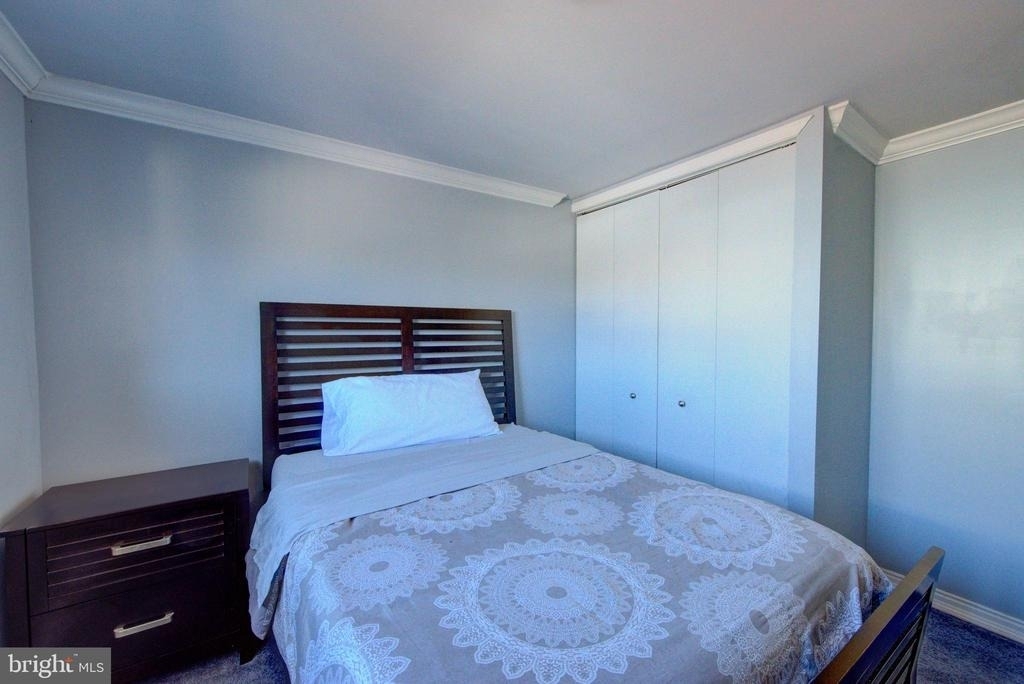 1119 W Master Street - Photo 17