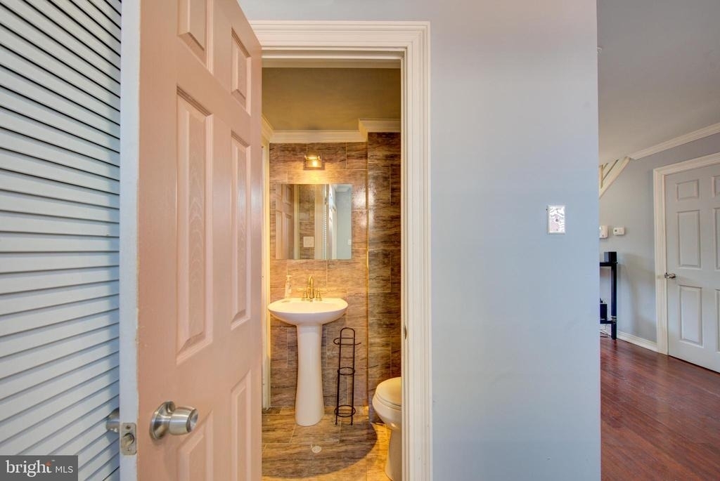 1119 W Master Street - Photo 7