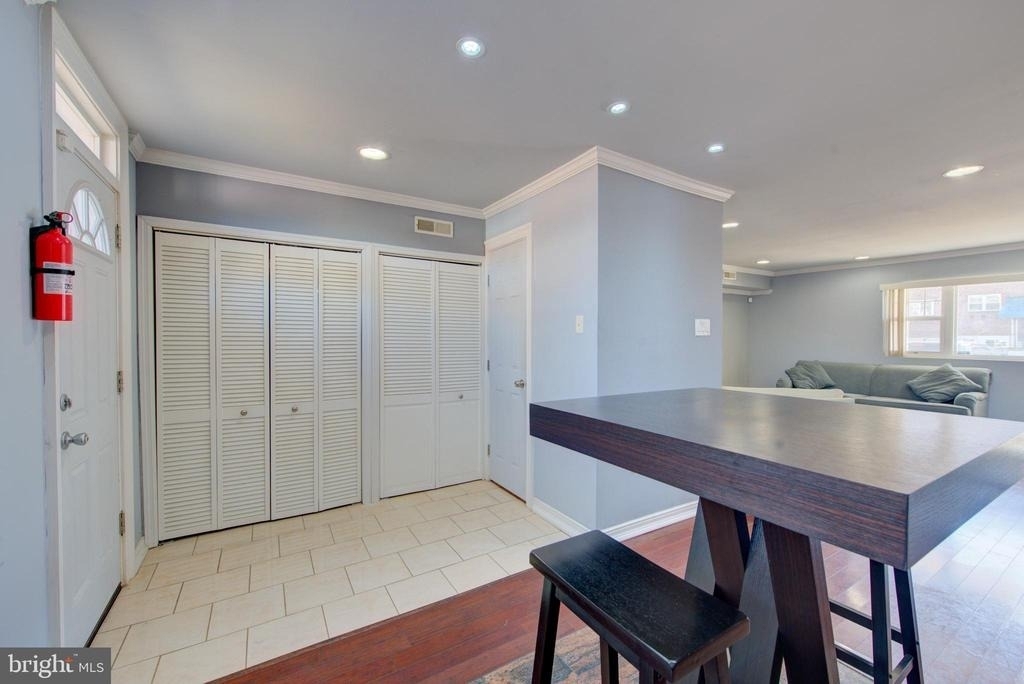 1119 W Master Street - Photo 5