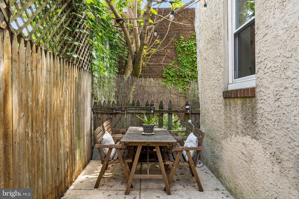 107 W Master Street - Photo 13
