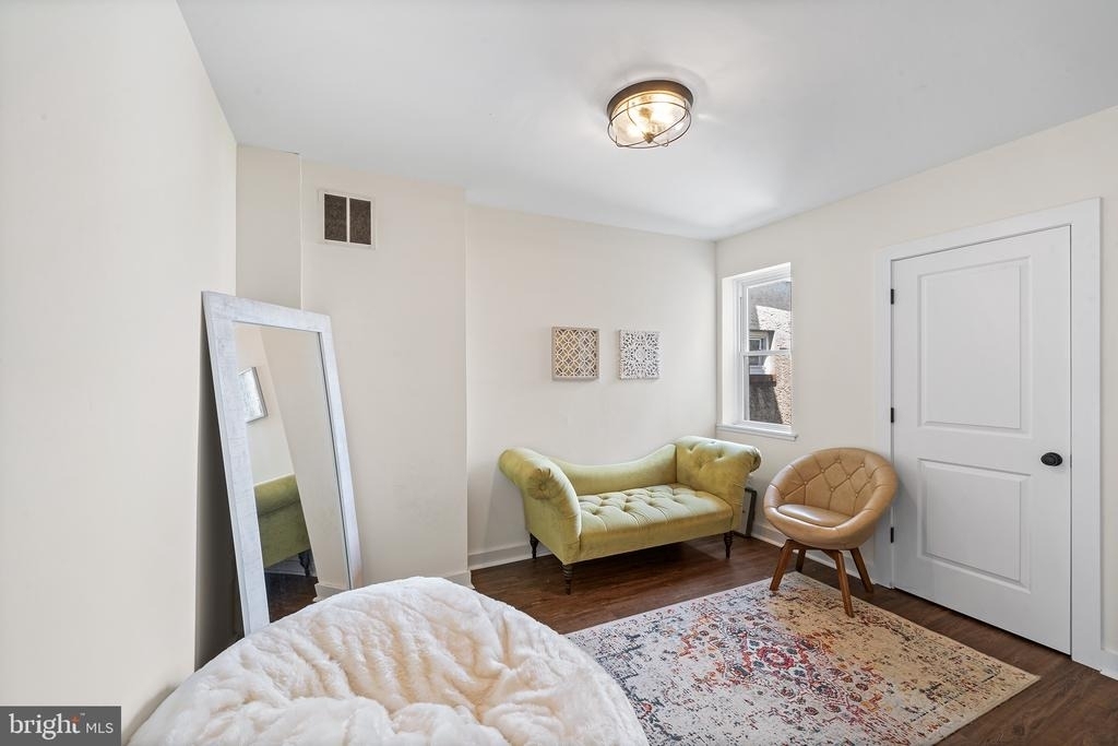 107 W Master Street - Photo 15