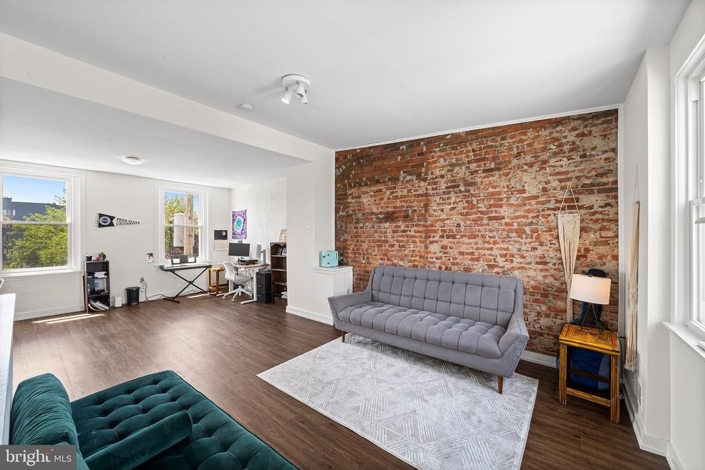 107 W Master Street - Photo 22