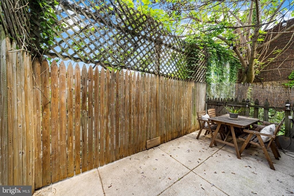 107 W Master Street - Photo 12