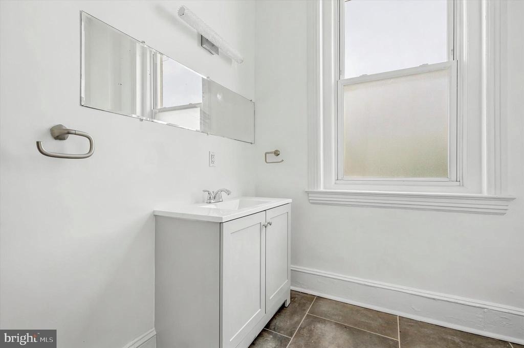 1854 Germantown Avenue - Photo 15