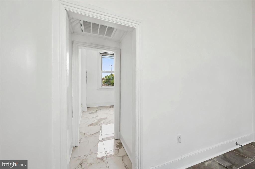 1854 Germantown Avenue - Photo 5