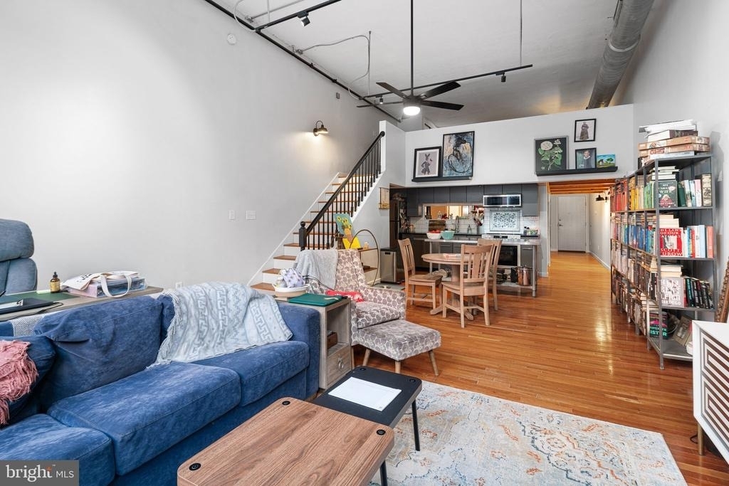 1027 Arch Street - Photo 2