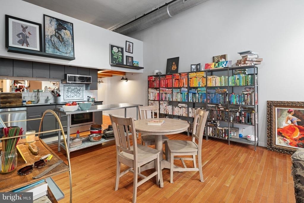 1027 Arch Street - Photo 4