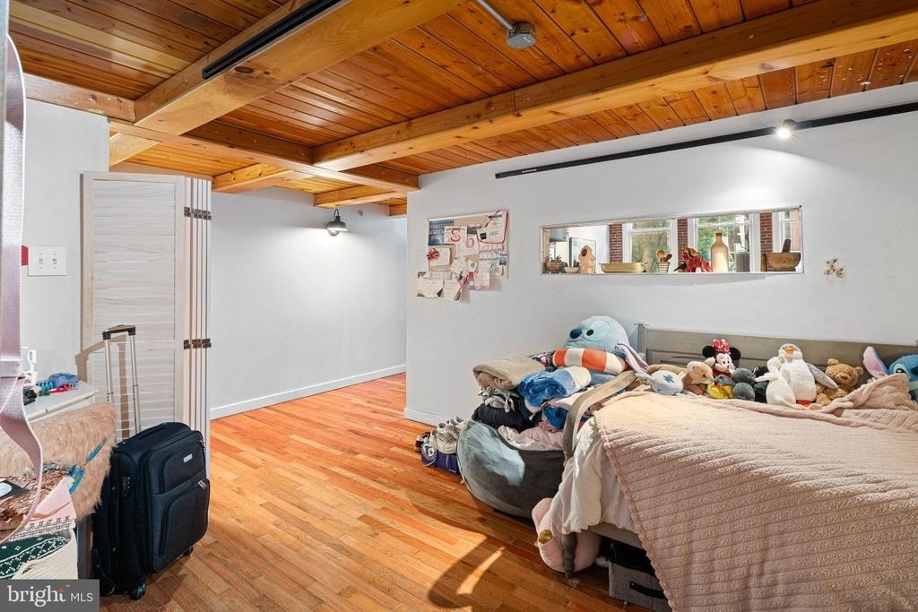 1027 Arch Street - Photo 8