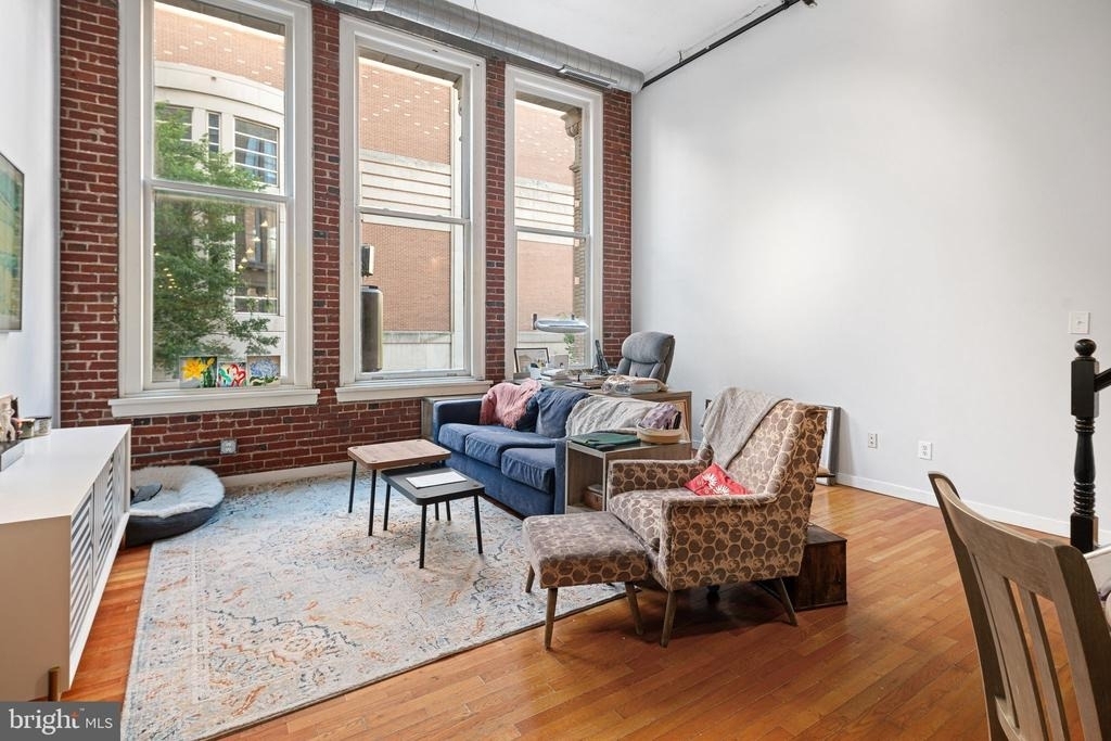 1027 Arch Street - Photo 1
