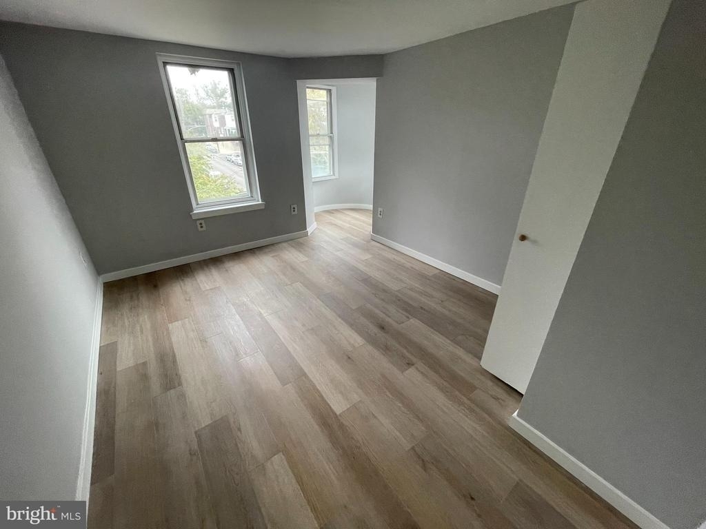 3500 Ainslie Street - Photo 4