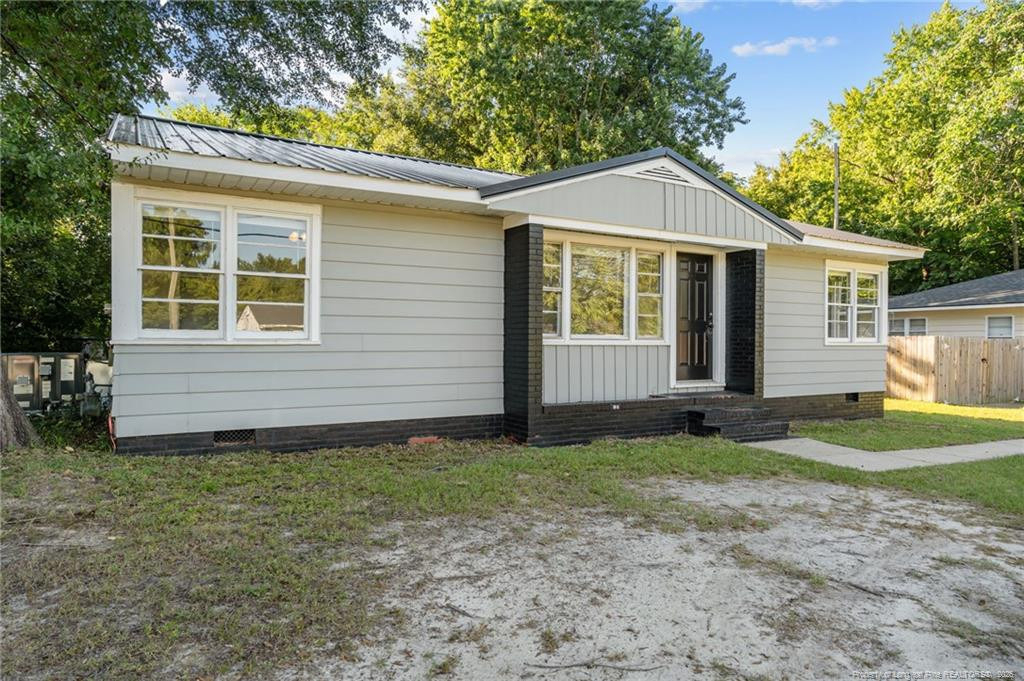 821 Sandalwood Drive - Photo 2