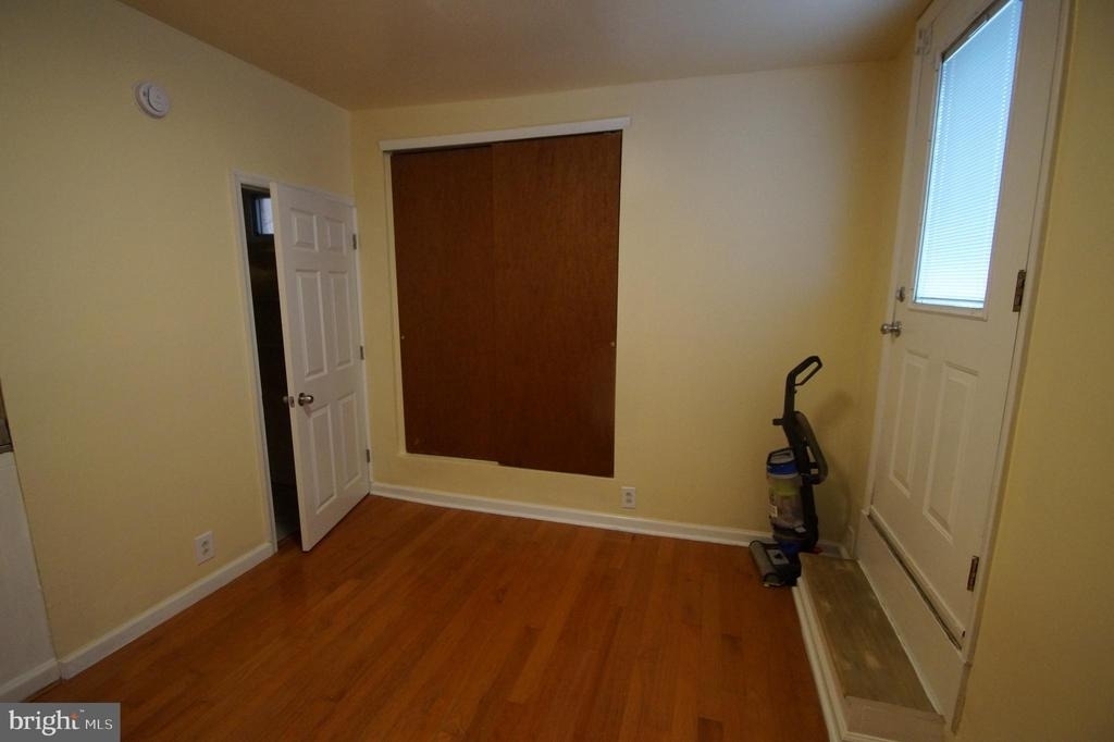 709 S 20th Street - Photo 2