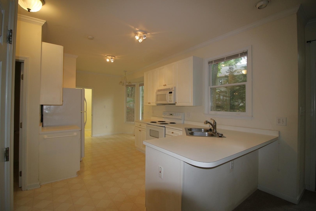 1437 Opal Court - Photo 7