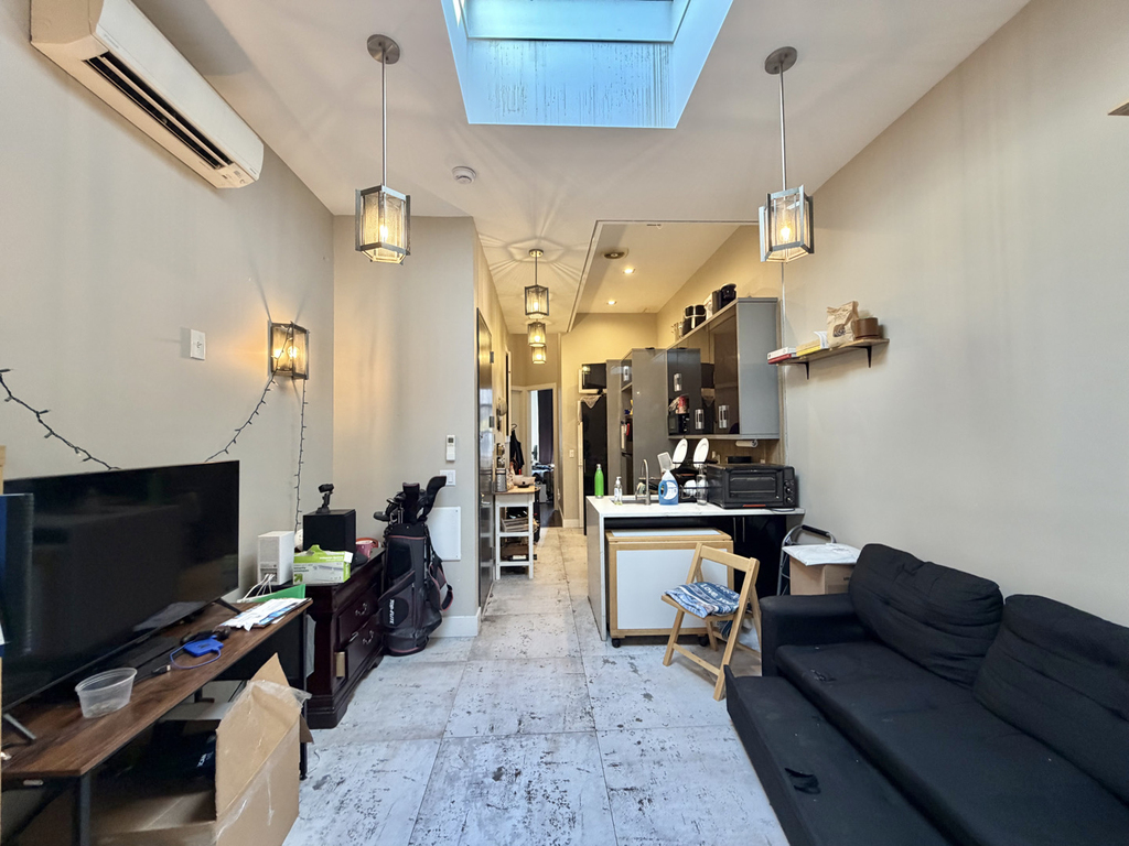 Graham Avenue - Photo 2