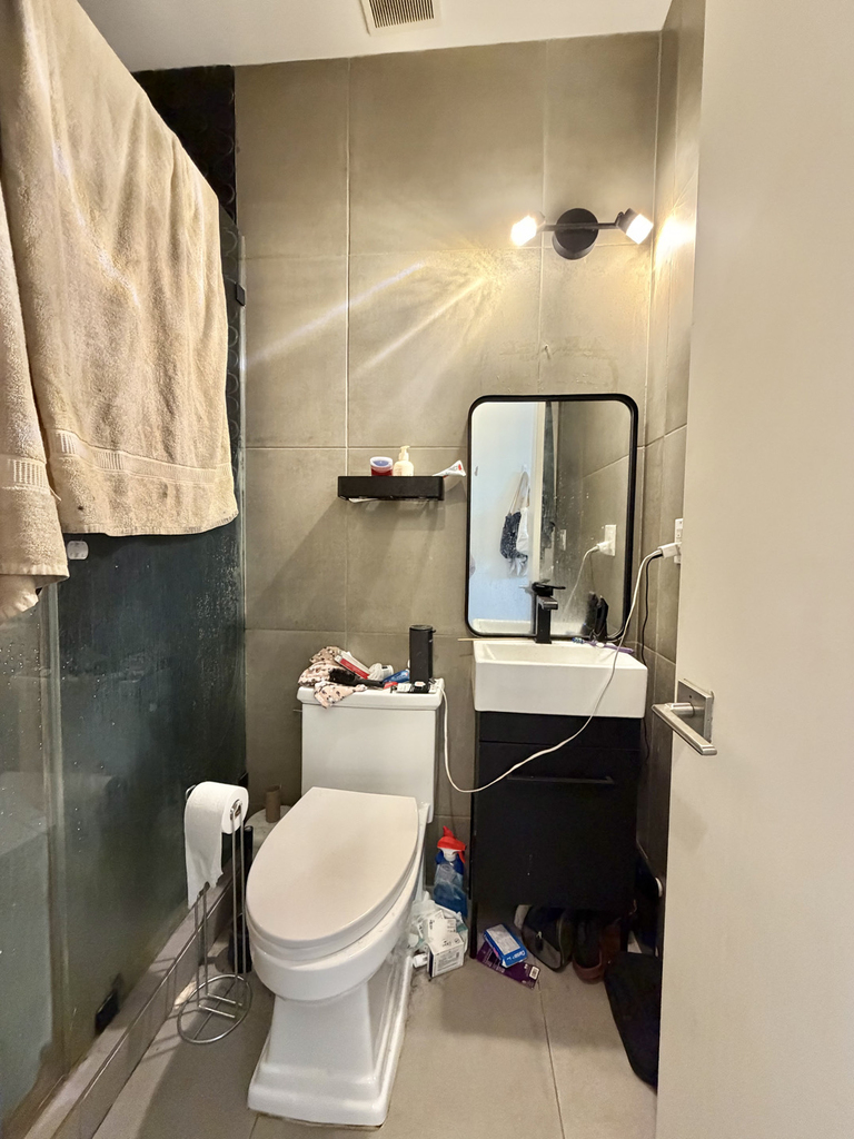 Graham Avenue - Photo 1