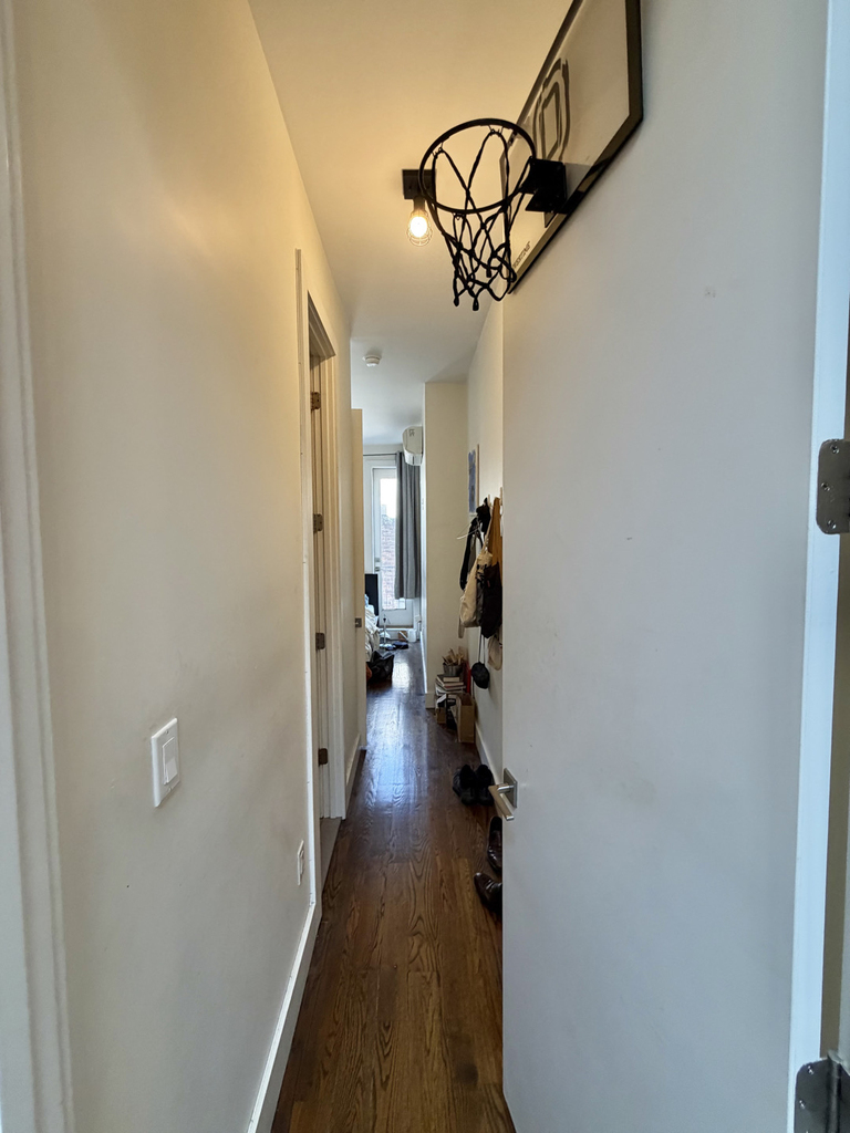 Graham Avenue - Photo 8