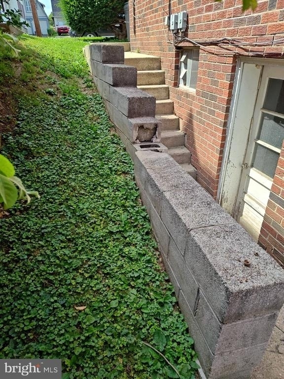 136 N Sylvania Avenue - Photo 18