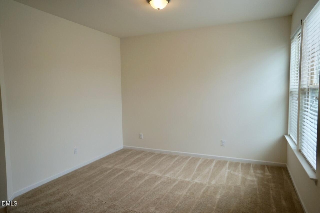 3015 Bluegrove Road - Photo 4