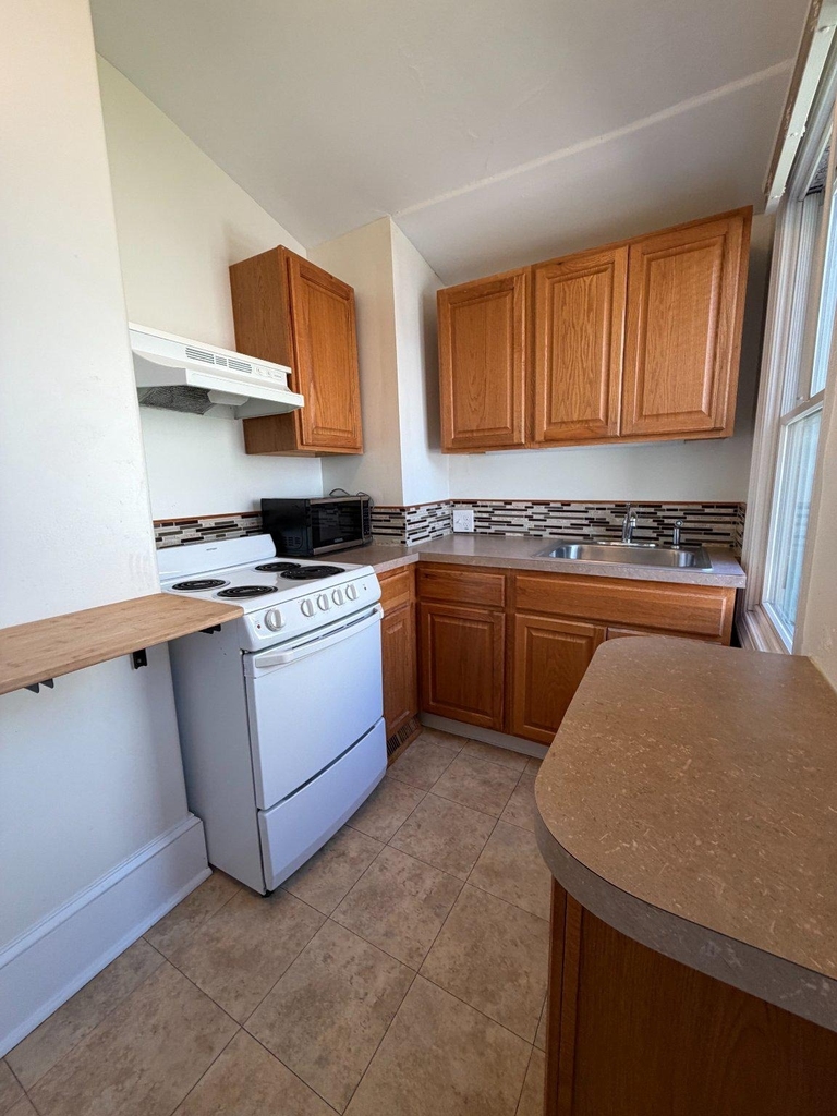 22 N Darlington Street - Photo 3
