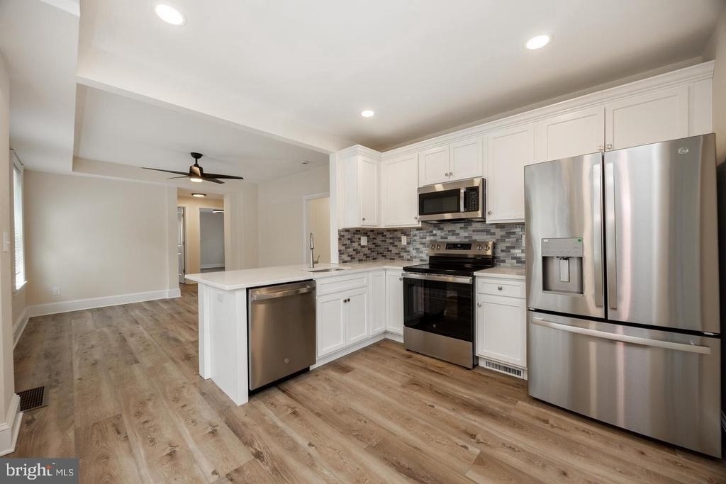 325 W Barnard Street W - Photo 24