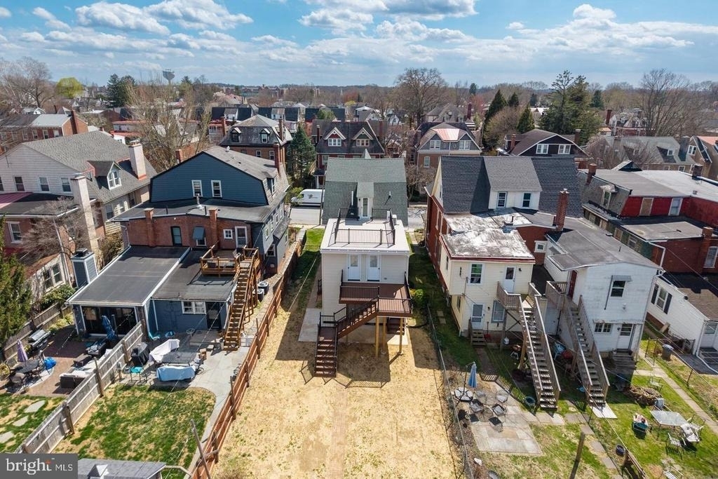 325 W Barnard Street W - Photo 52