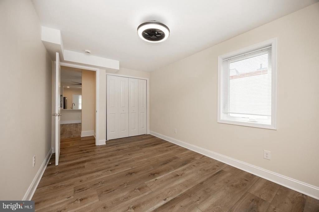 325 W Barnard Street W - Photo 33