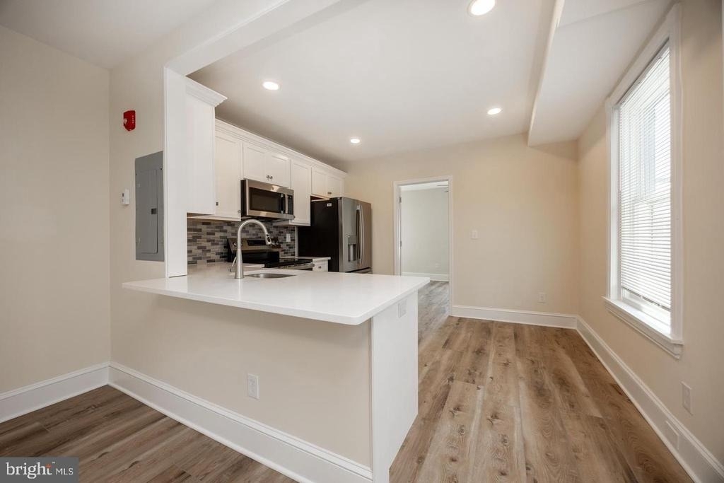 325 W Barnard Street W - Photo 23