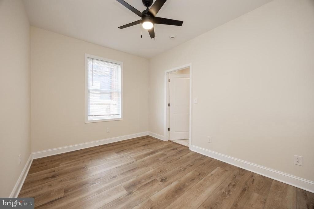 325 W Barnard Street W - Photo 15