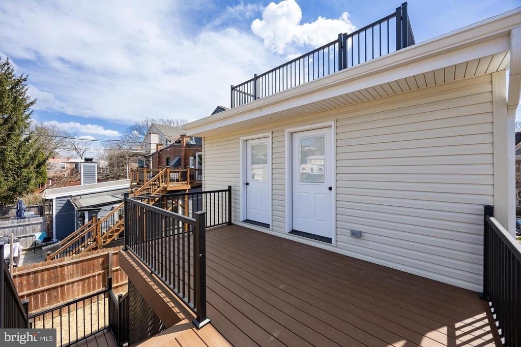 325 W Barnard Street W - Photo 36