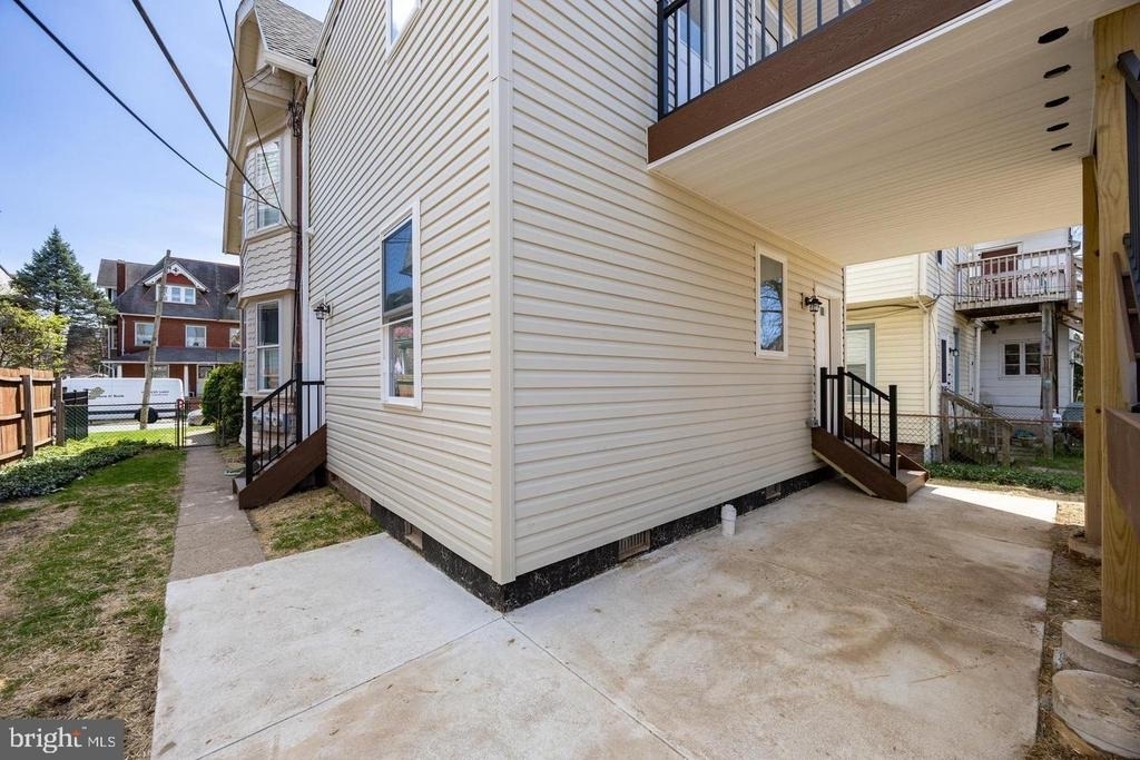 325 W Barnard Street W - Photo 21