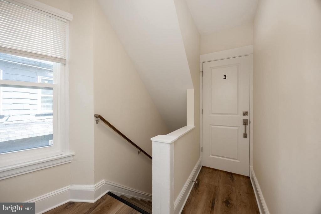 325 W Barnard Street W - Photo 39